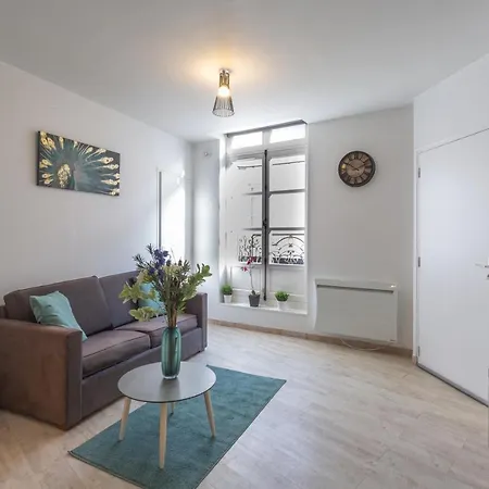 Les Claviers Apartment Vitré Exterior photo